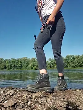 KierBearKisses online show from October 3, 3:17 pm