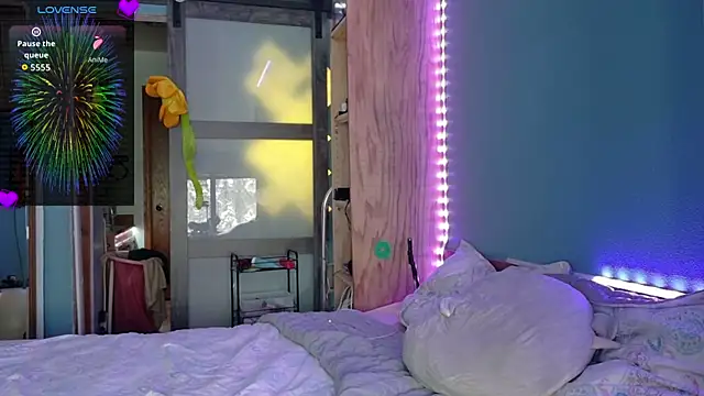 QueenYsuRey online show from November 7, 9:42 pm