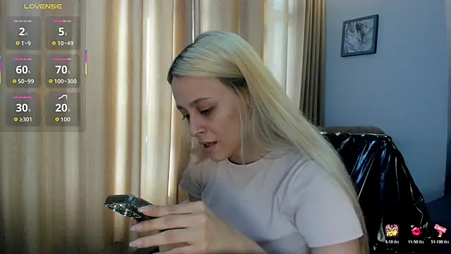 miacarperr1 online show from March 20, 8:47 pm