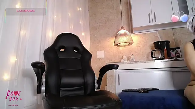 Snapshot of Rachell_111 chatting on October 11, 1:25 pm Rachell 111 online show from October 11, 1:25 pm
