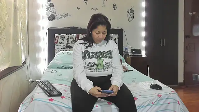 Rachell 111 online show from January 13, 4:44 pm