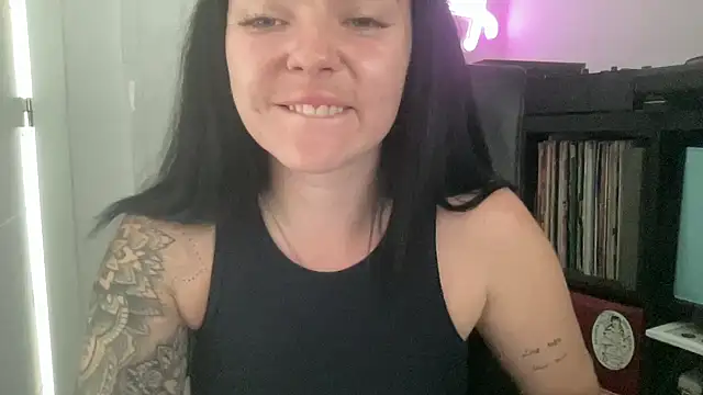 yorkshiregal online show from September 15, 8:00 am