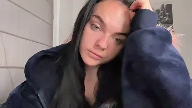 yorkshiregal online show from December 2, 7:10 am