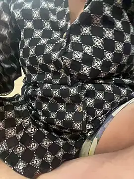 Sexy-Anamika-25 online show from June 3, 7:09 am