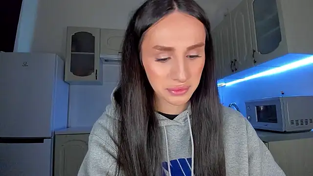 Kim Oberlin  online show from February 1, 11:09 am