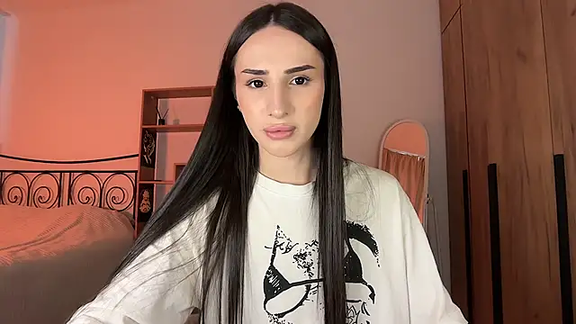 Kim Oberlin  online show from April 11, 4:10 pm