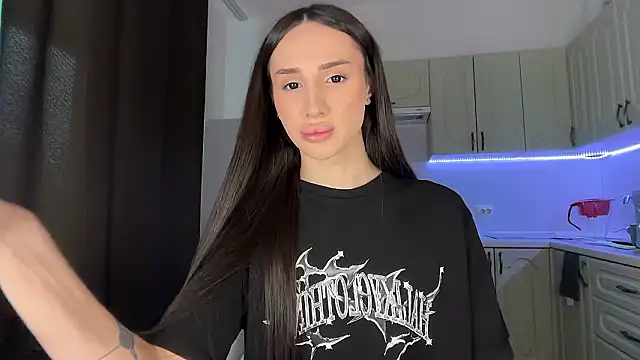 Kim Oberlin  online show from February 20, 12:07 pm