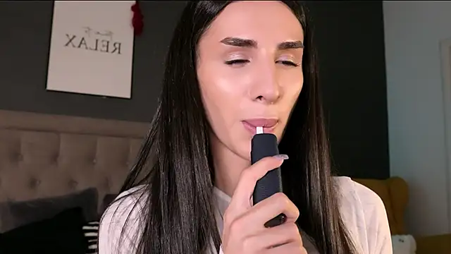 Kim Oberlin  online show from October 16, 11:57 am