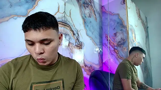 couple lovelyds online show from February 6, 8:56 pm