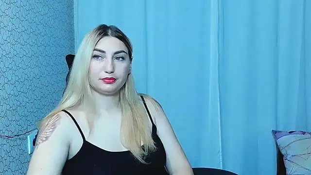 Snapshot of JaneLaJewel chatting on October 12, 8:44 pm JaneLaJewel online show from October 12, 8:44 pm