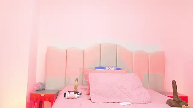 Sofia martiin online show from December 4, 3:20 am