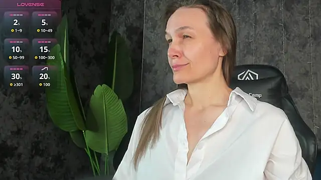 Lillian White online show from March 28, 1:05 am