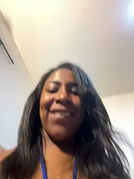 KloheCurvy online show from January 12, 10:15 pm