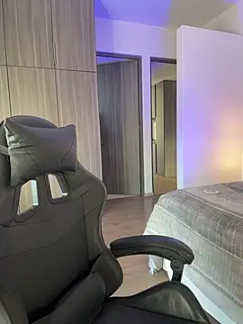 SophieRaily  online show from January 8, 8:57 pm