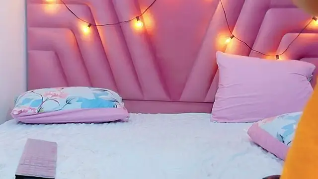 hornybarelylegalgirl online show from February 20, 12:39 pm