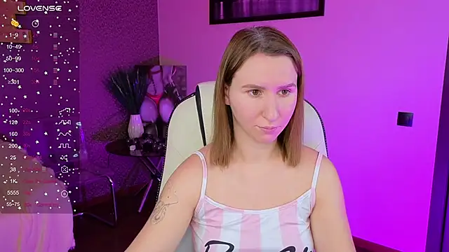 AliceBYKiss online show from December 2, 8:05 am