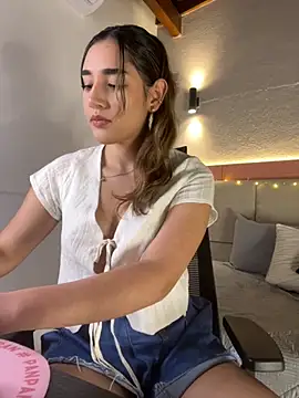 Snapshot of AniiRose chatting on October 4, 2:39 am AniiRose online show from October 4, 2:39 am