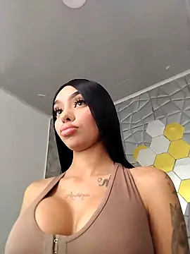 Snapshot of Tiffanny chatting on October 1, 2:27 am Tiffanny online show from October 1, 2:27 am