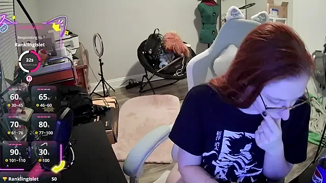Snapshot of LilyFoxxx chatting on September 17, 3:26 am LilyFoxxx online show from September 17, 3:26 am