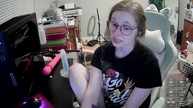 LilyFoxxx online show from February 13, 6:15 am