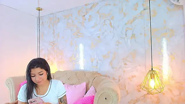 khloeblake online show from April 15, 6:14 am