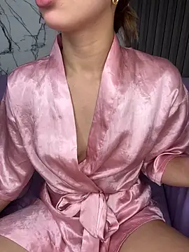 Aaliyah Salma online show from May 8, 7:38 pm