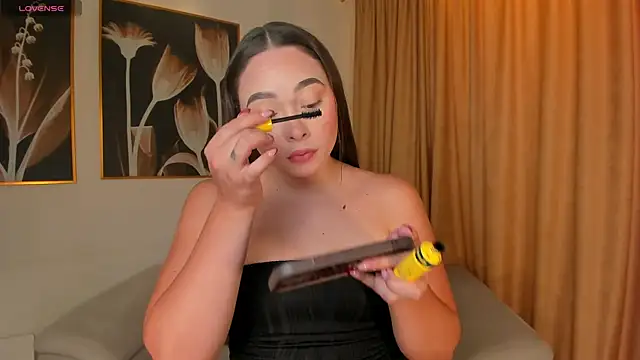 AlinaKravitz online show from April 11, 6:44 pm