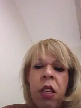 blondebitchlitle online show from January 18, 6:48 pm