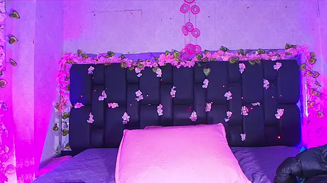 canela oss online show from September 12, 12:01 pm