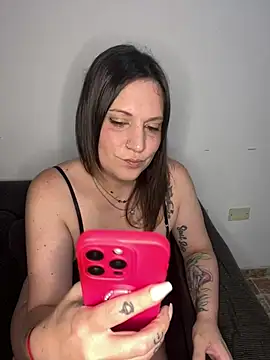 Macadiez10 online show from February 18, 11:15 pm