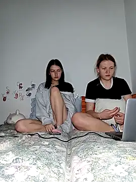 ella grays online show from April 8, 5:37 pm