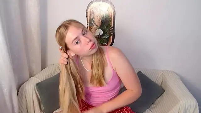 sofiaa here online show from July 9, 12:02 am