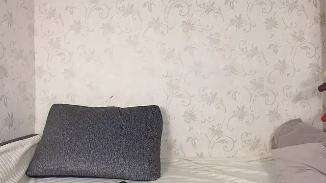 sofiaa here online show from February 23, 12:11 am