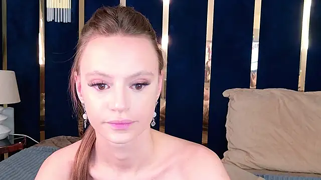 RebeccaMartons online show from July 12, 8:42 pm
