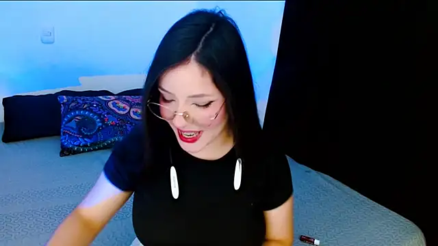 Snapshot of DollCam__ chatting on October 16, 1:41 am DollCam online show from October 16, 1:41 am