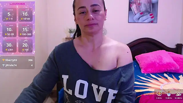 Snapshot of sara_florez1 chatting on October 12, 1:57 pm sara florez1 online show from October 12, 1:57 pm