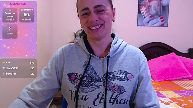 Snapshot of sara_florez1 chatting on October 14, 2:08 pm sara florez1 online show from October 14, 2:08 pm