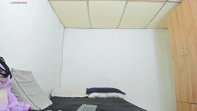 Hannah Baileyy online show from July 25, 2:51 am