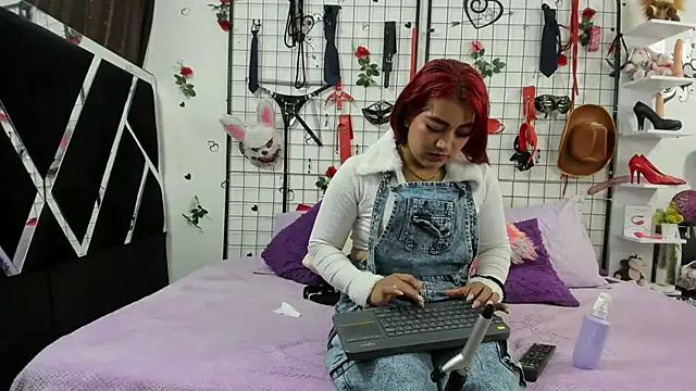 thedream girls online show from May 18, 1:28 pm