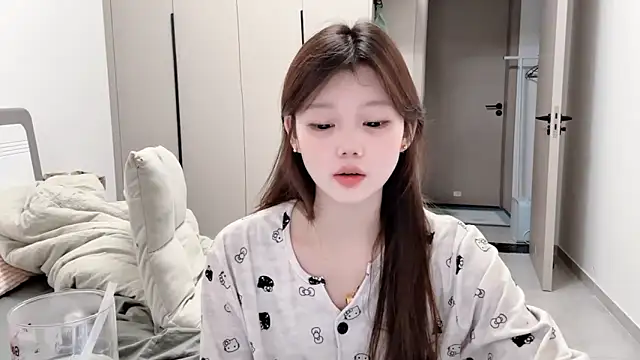 Snapshot of yang-yang-yang chatting on October 1, 4:50 am yang-yang-yang online show from October 1, 4:50 am