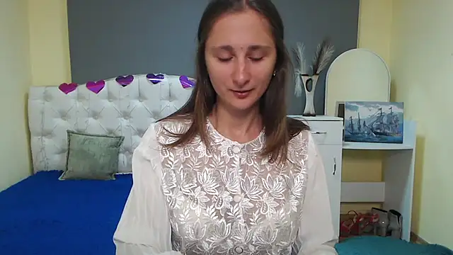 Snapshot of MichelLeee chatting on October 8, 11:36 am MichelLeee online show from October 8, 11:36 am