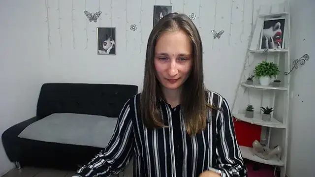 Snapshot of MichelLeee chatting on September 30, 11:27 am MichelLeee online show from September 30, 11:27 am