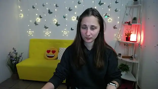 MichelLeee online show from April 23, 11:50 am