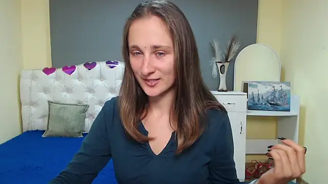 Snapshot of MichelLeee chatting on October 7, 11:25 am MichelLeee online show from October 7, 11:25 am