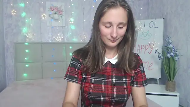 Snapshot of MichelLeee chatting on September 9, 1:44 pm MichelLeee online show from September 9, 1:44 pm