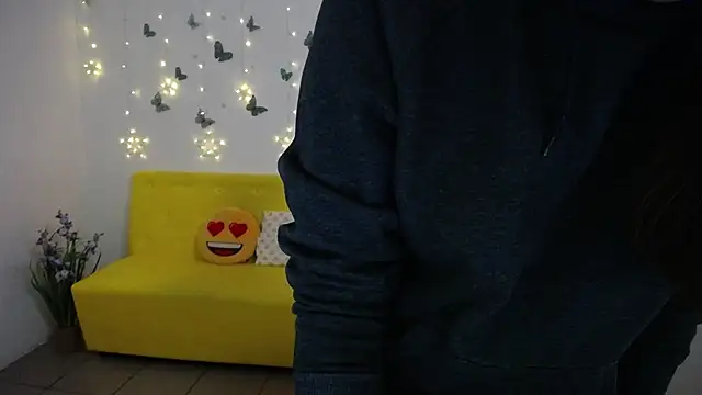 MichelLeee online show from April 23, 12:29 pm