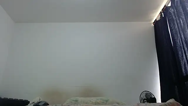 nicolle milf1978 online show from December 1, 7:16 pm