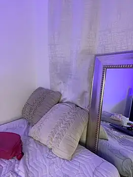 Snapshot of Aria_uwu chatting on September 13, 12:57 pm Aria uwu online show from September 13, 12:57 pm