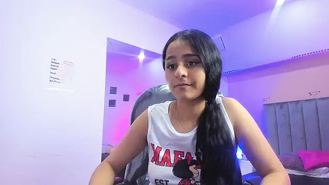 Giselle Roldan online show from February 15, 4:48 am