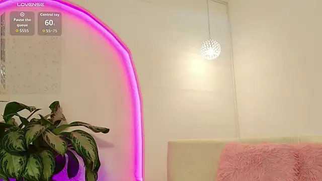 AllissonJames online show from July 25, 12:23 pm
